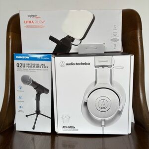 Streaming Bundle of Headphones, Mike, & Light for Content Creators / New in Box